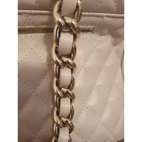 Guess Shoulder bag Leather in Cream