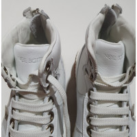Neil Barrett Sneakers aus Leder in Weiß