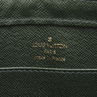 Louis Vuitton Clutch aus Leder in Grün