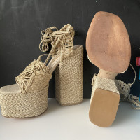 Paloma Barcelo Chaussures compensées en Toile en Beige