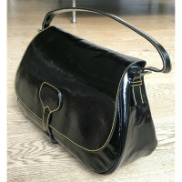 Prada Handtasche aus Lackleder in Schwarz
