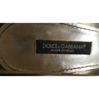Dolce & Gabbana Décolleté/Spuntate in Pelle in Argenteo
