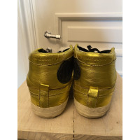 Golden Goose Sneaker in Oro