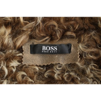 Hugo Boss Jacke/Mantel aus Pelz in Braun