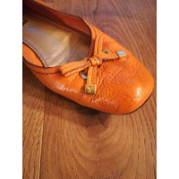 Louis Vuitton Slippers/Ballerina's Leer in Oranje