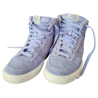 Nike Sneakers aus Leder in Violett