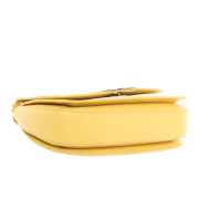 Coccinelle Umhängetasche aus Leder in Gelb
