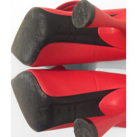 Balenciaga Pumps/Peeptoes aus Leder in Rot
