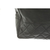 Chanel Shopper aus Leder in Schwarz