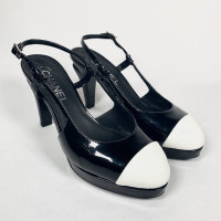 Chanel Pumps/Peeptoes Patent leather