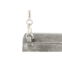 Filippa K Umhängetasche aus Leder in Silbern
