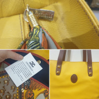 Coccinelle Tote Bag aus Leder in Gelb