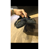 Louis Vuitton Slipper/Ballerinas aus Jeansstoff in Schwarz