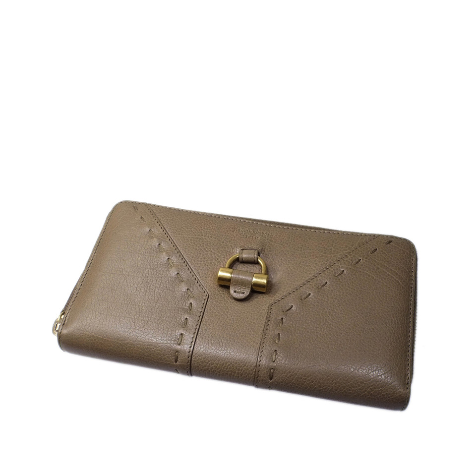 Yves Saint Laurent Bag/Purse Leather in Brown