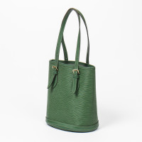 Louis Vuitton Bucket Bag in Groen