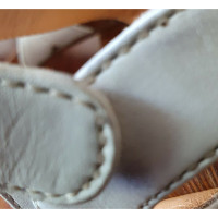 Salvatore Ferragamo Sandalen aus Leder in Weiß