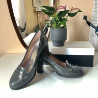 Marc By Marc Jacobs Pumps/Peeptoes Patent leather in Grey