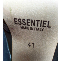 Essentiel Antwerp Pumps/Peeptoes Patent leather in Olive