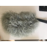 Australia Luxe Clutch aus Pelz in Grau