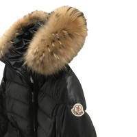 Moncler giacca invernale con cappuccio di pelliccia