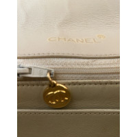 Chanel Schoudertas Leer in Beige