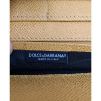 Dolce & Gabbana Täschchen/Portemonnaie aus Leder in Gelb