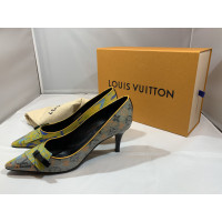 Louis Vuitton Pumps/Peeptoes aus Lackleder in Gelb