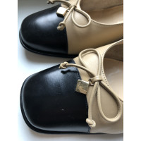 Salvatore Ferragamo Slippers/Ballerinas Leather in Beige