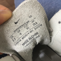 Nike Sneakers aus Leder in Beige