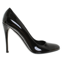 Prada Pumps/Peeptoes Lakleer in Zwart