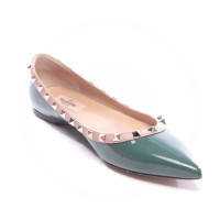 Valentino Garavani Rockstud Flats in Pelle in Verde