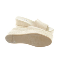 Miu Miu Wedges aus Wildleder in Beige