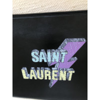 Saint Laurent Clutch aus Leder in Schwarz