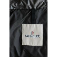 Moncler Jacke/Mantel in Grau