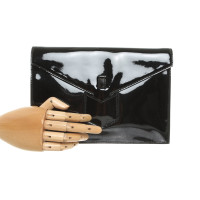 Yves Saint Laurent Clutch aus Lackleder in Schwarz