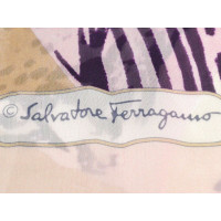 Salvatore Ferragamo Scarf/Shawl Silk in Pink