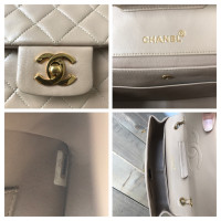 Chanel Timeless Classic aus Leder in Beige