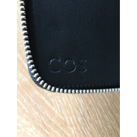 Cos Bag/Purse Leather in Black