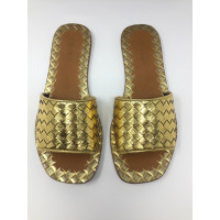 Bottega Veneta Sandals Leather in Gold