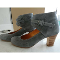 Fred De La Bretoniere Pumps/Peeptoes Suede in Grey