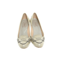 Tod's Wedges Patent leather in Beige