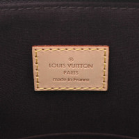 Louis Vuitton Bellevue GM28 Lakleer in Rood