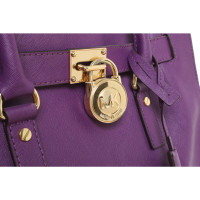 Michael Kors Handtasche aus Leder in Violett