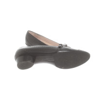 Salvatore Ferragamo Pumps/Peeptoes aus Leder in Schwarz