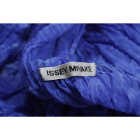 Issey Miyake Echarpe/Foulard en Bleu