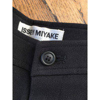 Issey Miyake Broeken in Zwart