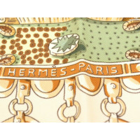 Hermès Carré 90x90 en Soie en Beige