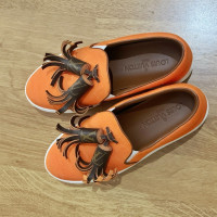 Louis Vuitton Sneakers aus Leder in Orange