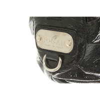 Hogan Handtasche aus Lackleder in Schwarz