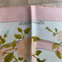 Hermès Carré 90x90 Zijde in Roze